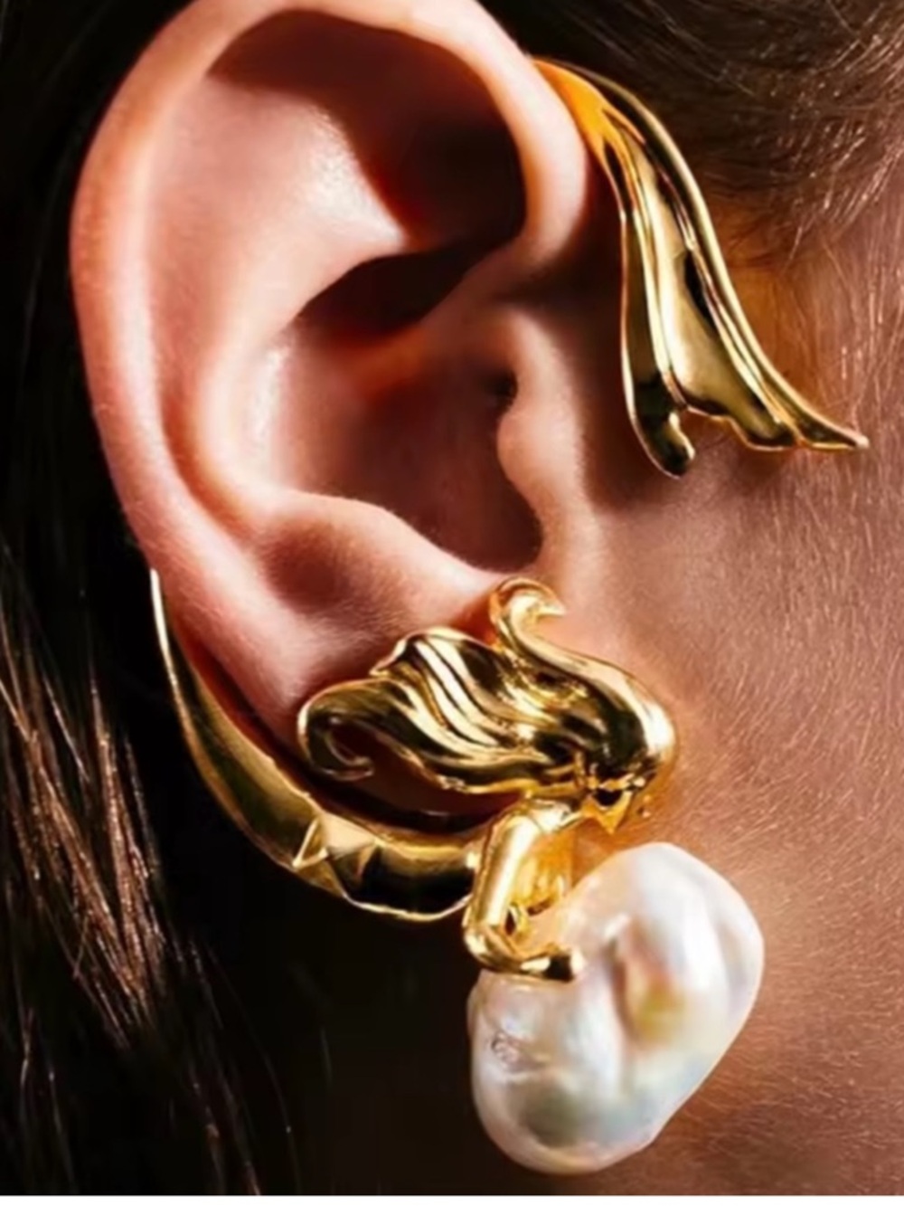 Anthropologie Gold Mermaid Ear Cuff with Baroque Pearl